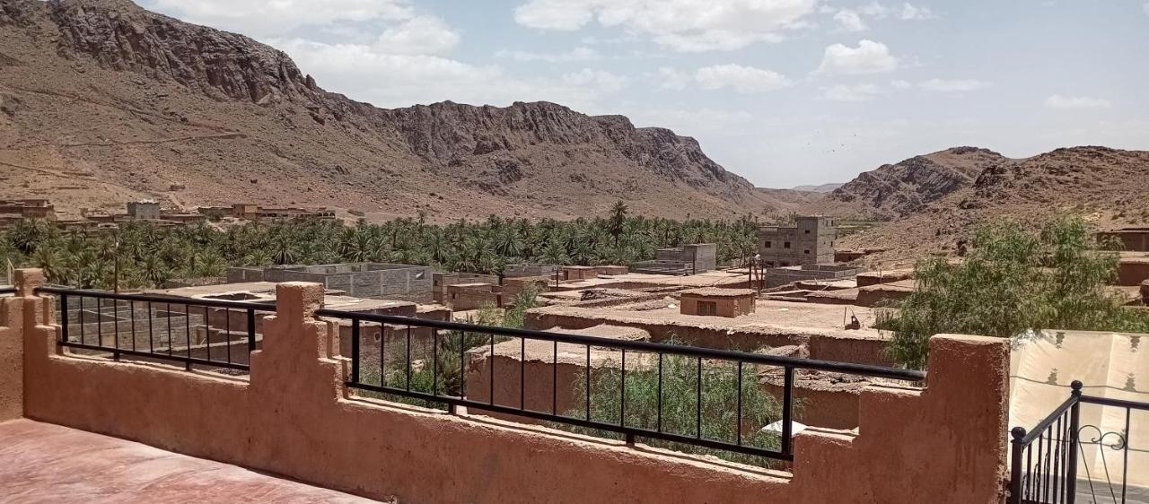 Auberge Restaurant Tissili " Oasis De Fint" ภายนอก รูปภาพ