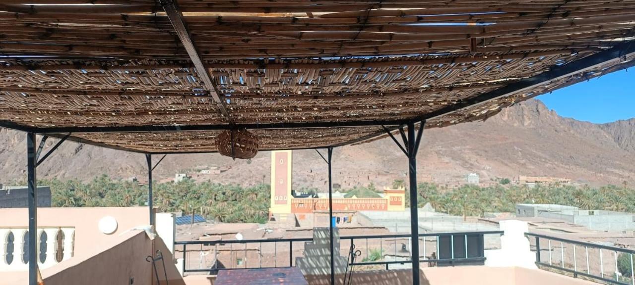 Auberge Restaurant Tissili " Oasis De Fint" ภายนอก รูปภาพ