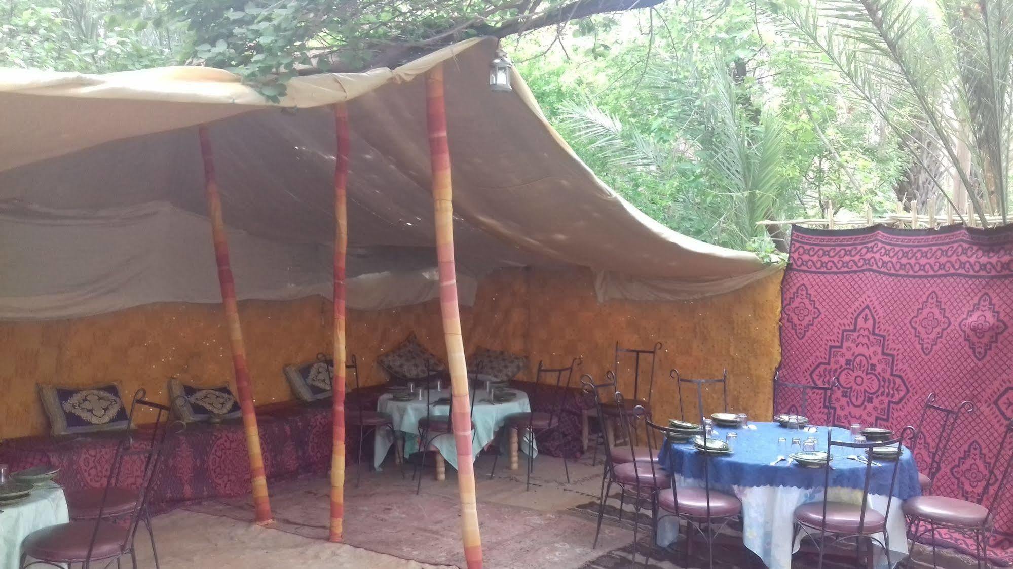 Auberge Restaurant Tissili " Oasis De Fint" ภายนอก รูปภาพ